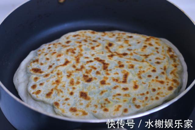 春天最鲜的蔬菜,加几个鸡蛋做成盒子,不爱面食的南方人见了都馋