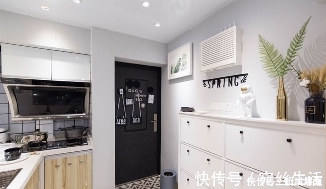 闺蜜|参观闺蜜的98㎡小三居,衣帽间的布置很高级,打开柜门后让我心动