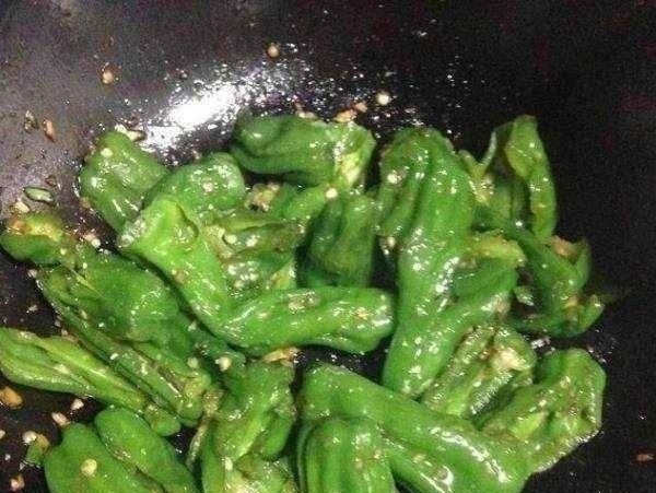 一道简单的家常菜,却不比饭店里的山珍海味逊色,还特别下饭