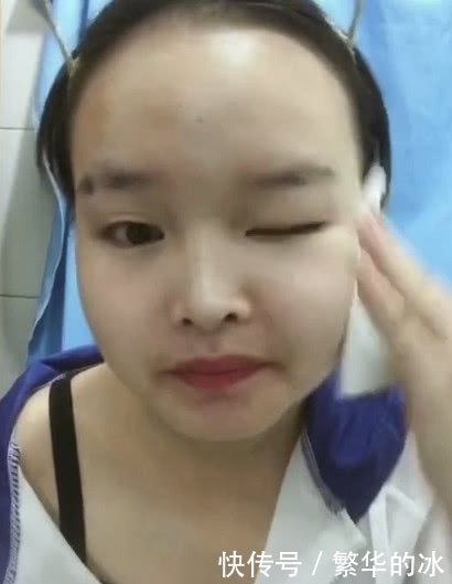 画风|抖音女孩直播卸妆,嘴里却塞的卫生纸,画风“清奇”