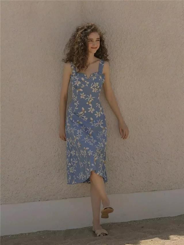 春夏将至，烂大街的“花裙子”又火了起来！洋气不挑人，时髦显瘦