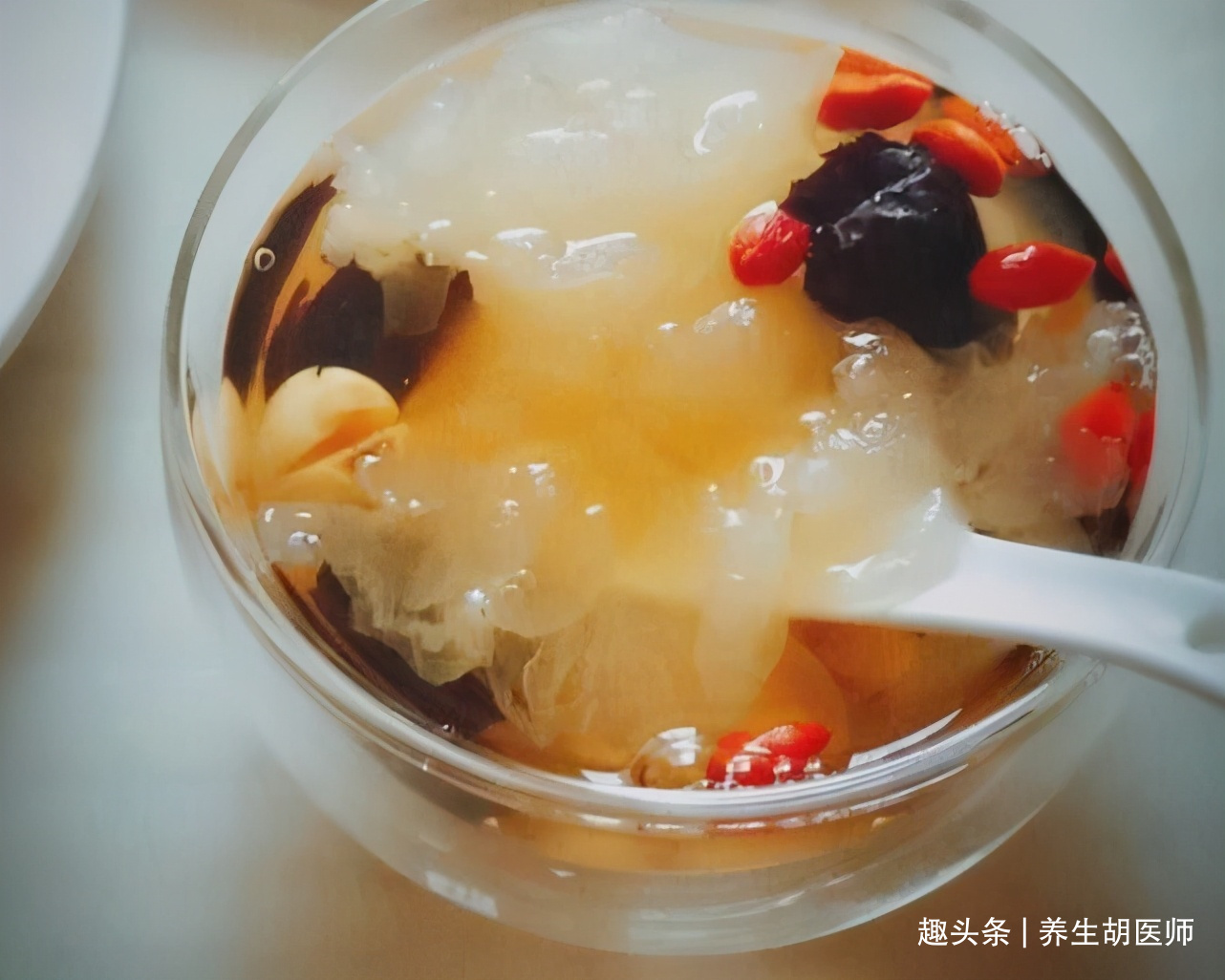 龙葵素|人到中年想长寿,要常吃几种食物,美容养颜,延缓衰老,美白护肤