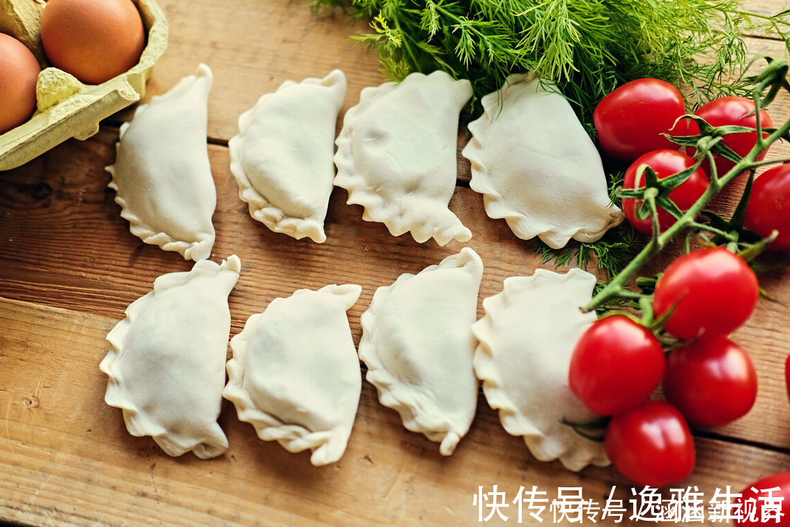 冻饺子|保存饺子，不能直接放冰箱，教你一招，饺子不粘不破，还很新鲜