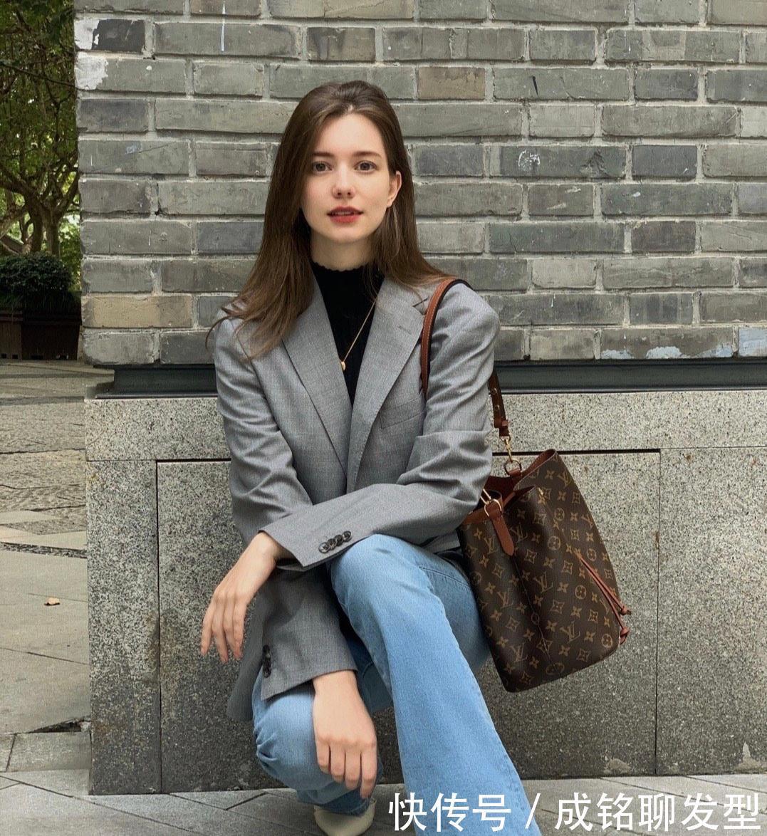 更多|女性到了四十岁,有必要学会更多的穿搭方法,凭借气质这块你就赢