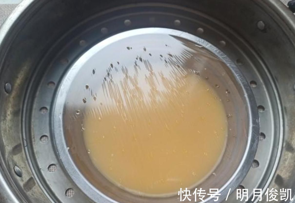 蒸鸡蛋羹,直接加水就错了!参考4要点,细嫩光滑,入口即化