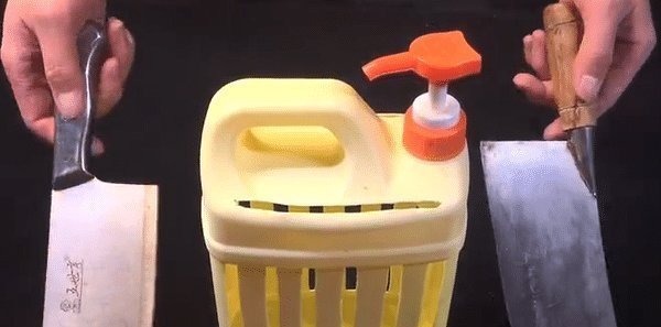 洗洁精瓶子扔掉等于“扔钱”,剪几刀放在厨房里,全家人都抢着用