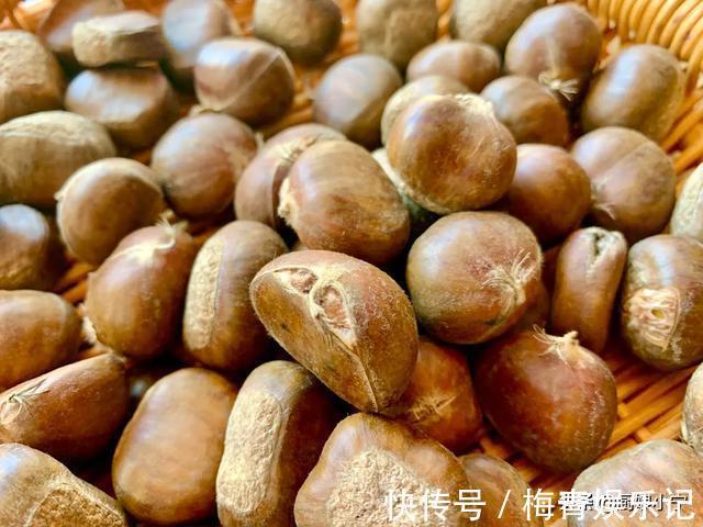 指甲|爱吃栗子难剥皮?板栗老板分享3个小窍门,快速剥皮不伤指甲