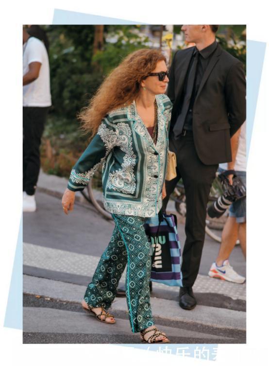 “时髦精”都在穿西装,不仅百搭还帅气,时尚达人抢着穿