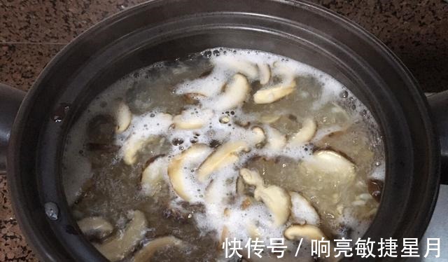 什锦海鲜粥|早餐万万不能缺席，什锦海鲜粥，清香美味，浓稠细腻，特美味！