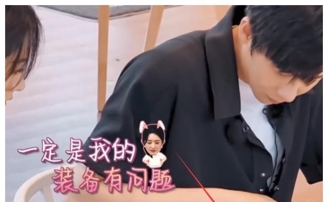 刀刃 《中餐厅》赵丽颖递刀动作再惹争议,刀刃对人太危险,细节很重要