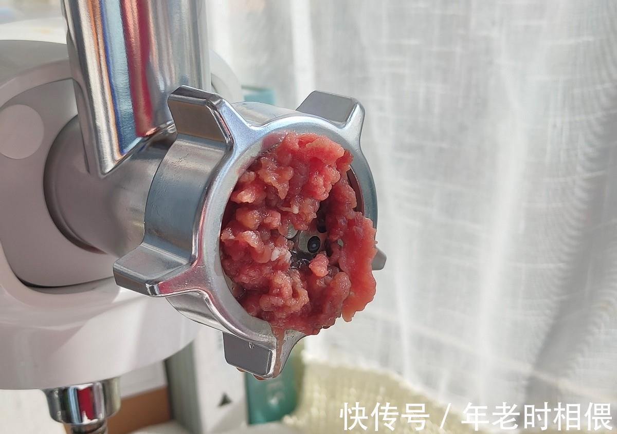 牛肉水饺|牛肉水饺好吃有窍门，教你调馅，做出来又香又嫩，咬一口直爆汁