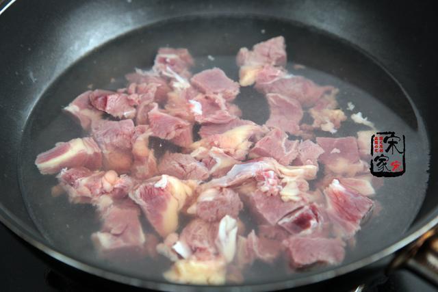  外婆家|外婆来小住，我花70块钱做了1锅红烧牛肉，外婆70元能花好久呀