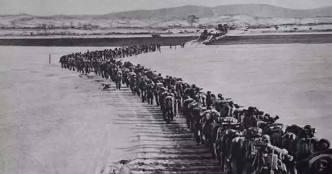 中文|“香蕉人”在朝鲜战场用中文喊话,没骗到志愿军,差点丢了小命!