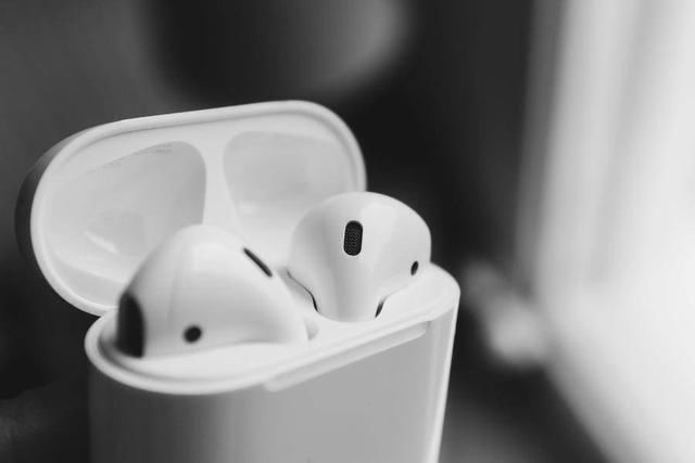 售价|曝AirPods 3将与iPhone 13一同发布：售价或1500元左右