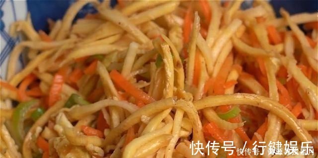 电饼铛|玉米面这样做真好吃，一擀一煎，5分钟出锅，连吃一个月都不腻