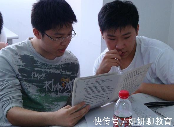 破解|上海一数学老师“破解”双减,每天发20条朋友圈,家长暗自窃喜