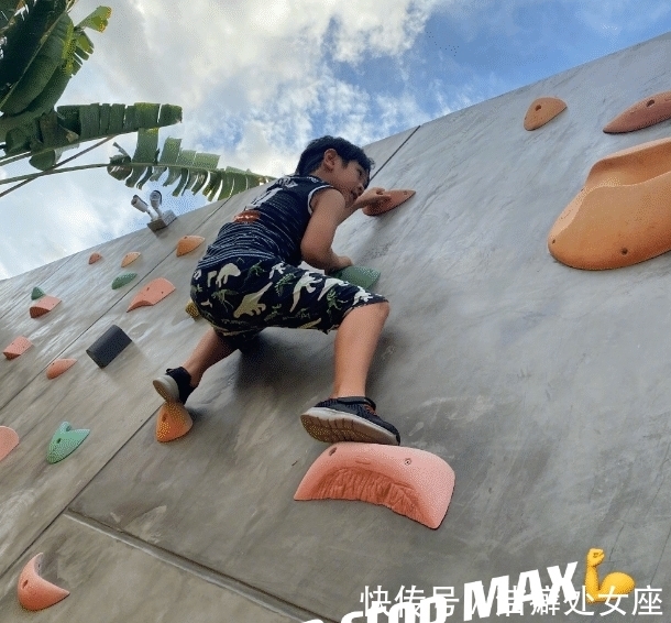 m《爸哪5》4年变化:NeiNei姐弟身高惊人,嗯哼变硬汉,小泡芙变样