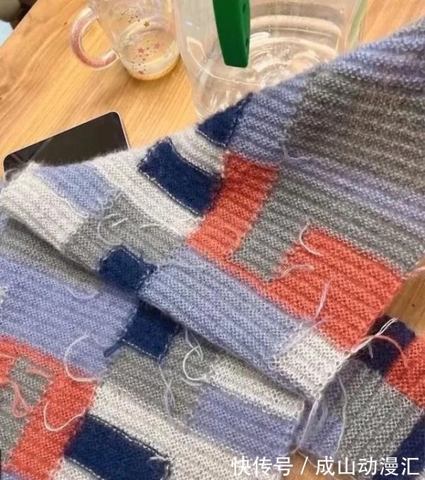 同款|奶奶为孙子织出14000元同款毛衣!