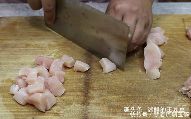 鲜嫩|手把手教你酱爆鸡丁，肉质鲜嫩不柴，酱香味扑鼻，下饭又下酒
