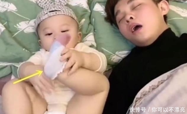 “暴躁宝宝”上线,睡觉时被呼噜声吵醒,转身给宝爸“上了一课”