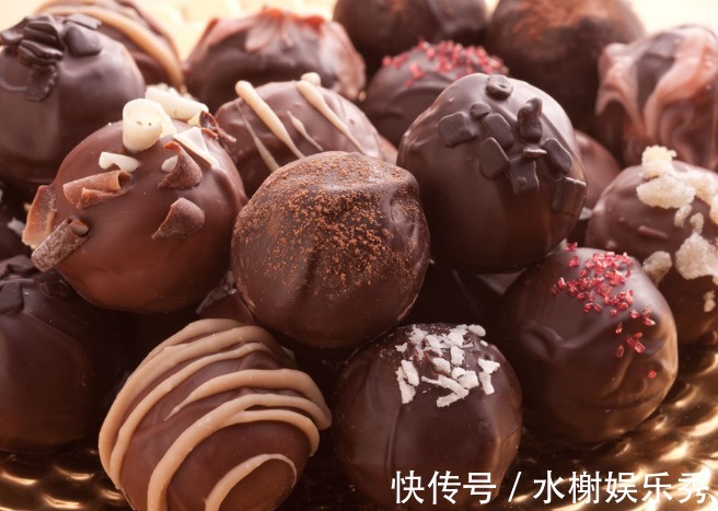 坚果|女性怀孕时别吝啬常吃3种零食,有助于宝宝发育,还增强免疫力