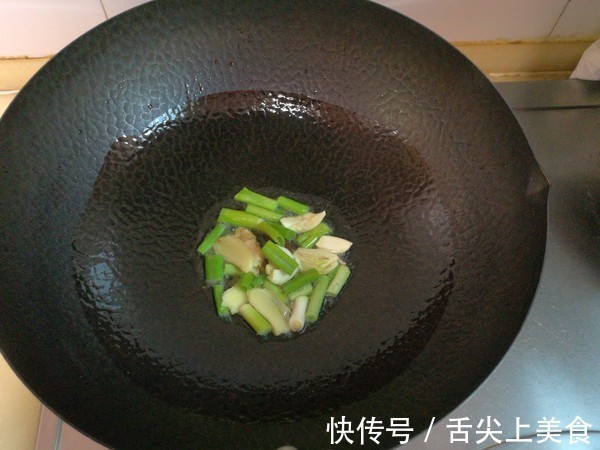 骨髓|它是猪身上的一块宝,肉贩子自己偷偷留着吃,聪明人抢着买