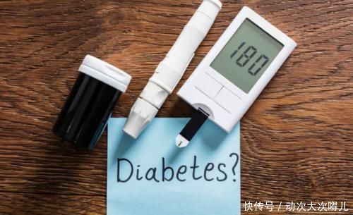 体内血糖升高,身体通常伴有4个标志,占的越多,尿毒症可能越大