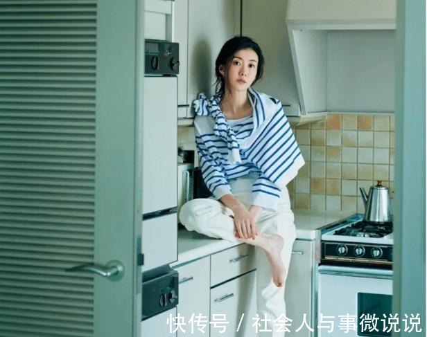 穿搭 日杂精选的“初秋”穿搭简单点，更有韵味！