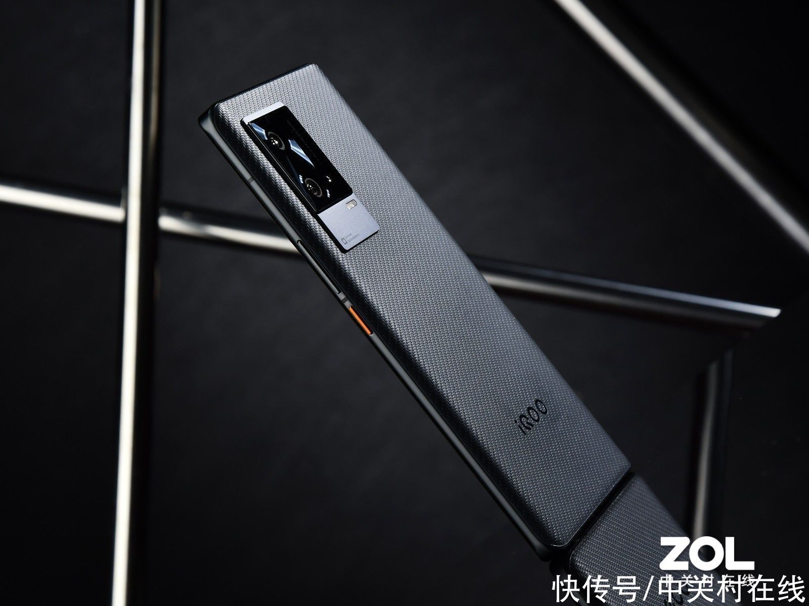 oled|高端旗舰该有什么气质？iQOO 8 Pro图赏