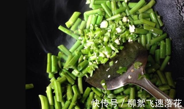 秋季多吃空心菜，试试这种新吃法，营养又美味，营养均衡特解馋！