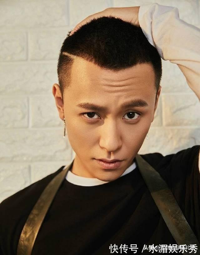 颧骨 40岁男人,尽量少留这3种“发型”!油腻显老,颜值高也hold不住