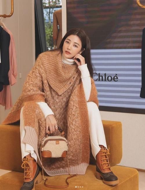 不管是什么款式，只要有了毛茸元素，整个人都变软萌了