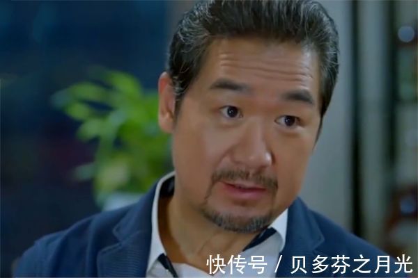 中国新歌声|主持人穿衣失误少穿了一件衣服,张国立全程目不斜视