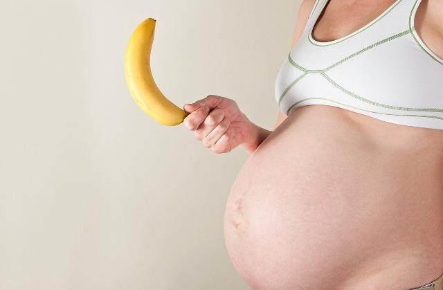 宝妈|怀孕时,有的孕妈肚子大得像球,有的却不显怀,多半是这4个原因