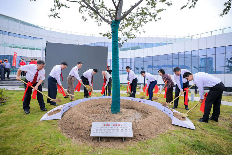 石油大学|中国石油大学（华东）校史馆开馆