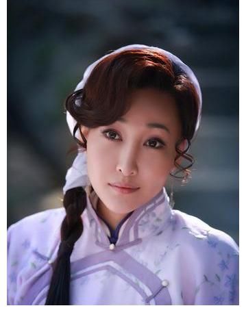 狠捧賈玲、助力徐崢、手撕董潔，百億制片人陳祉希是個(gè)狠人