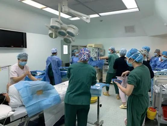 产科|孕晚期女子,胎动消失15小时!紧急手术