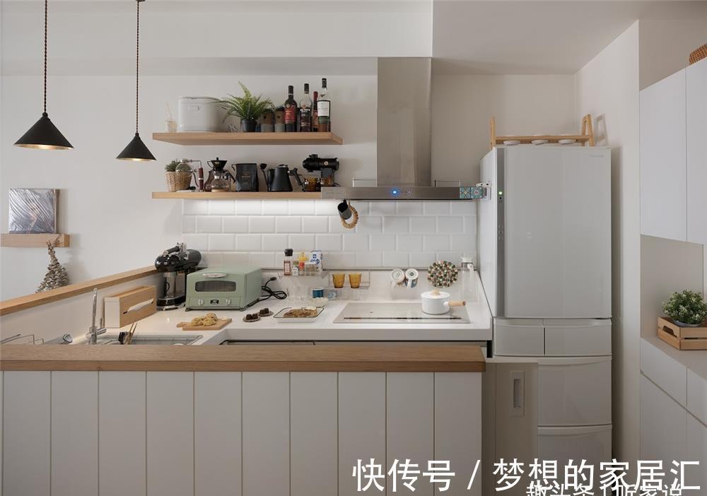 梳妆台|90后夫妻的1室1厅婚房:41㎡住下2个人3只猫,入住半年生活太惬意