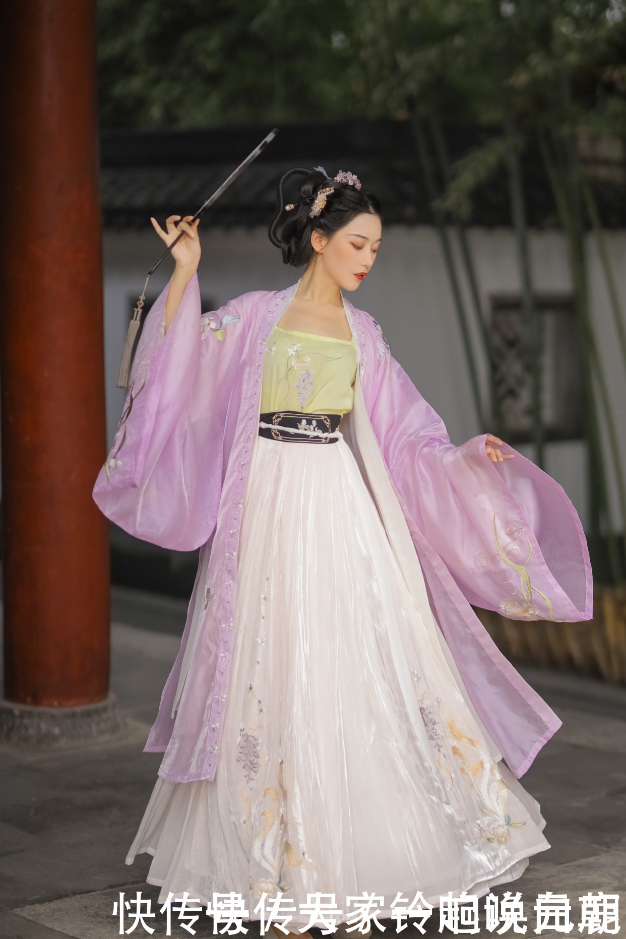 廉价感|精致好看的“七尾狐”汉服,大多数人不愿入手,这是怎么回事呢