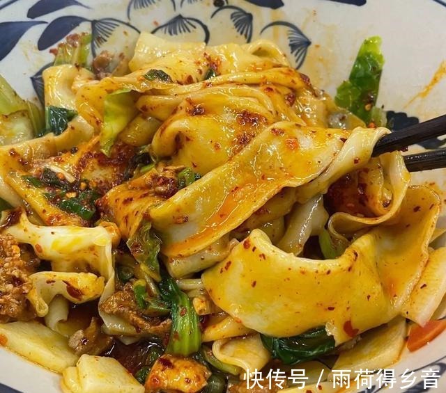 油泼面|最受欢迎面食之《陕西油泼面》!