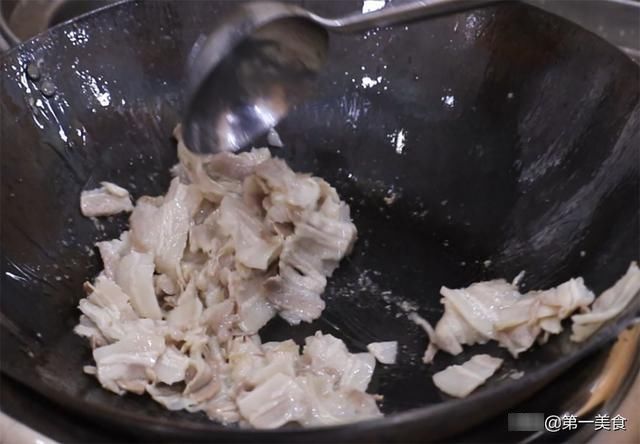 好吃|小炒肉怎么做才好吃,掌握这几个窍门,肉片焦香不油腻,香辣下饭