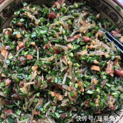 韭菜肉|尝尝这道不油腻的韭菜肉丁水煎包，生活赛过活神仙