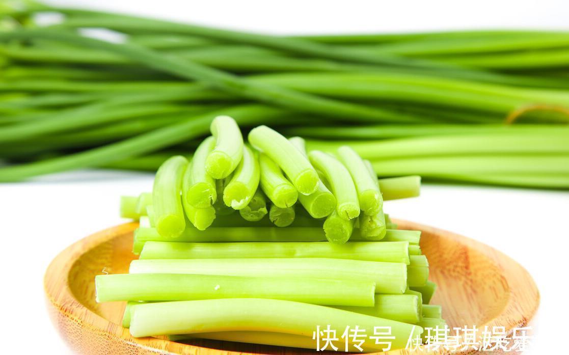 保鲜袋|新鲜蒜苔如何保存?不要直接放冰箱,教你一招,放半年也是新鲜的