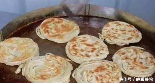 烙饼时加上它,惊喜看得见,烧饼变千层饼,老公一口气吃三个!