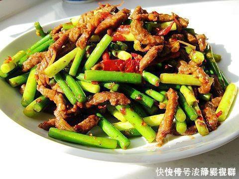 饭桌上很受欢迎的家常菜,做法简单美味,百吃不腻,美味养颜贼棒