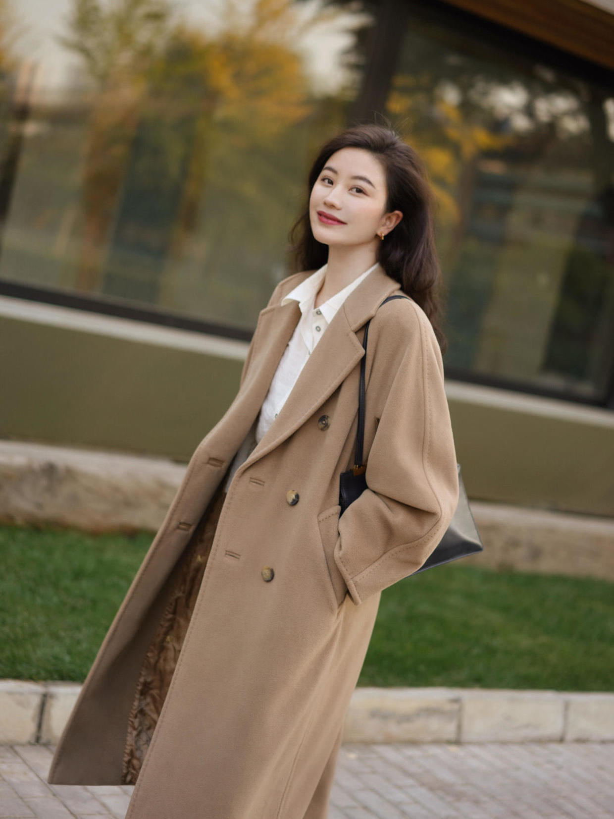 小蛮腰 职场女王不能缺的大衣穿搭,大气中又有小心机,学到就是赚到!