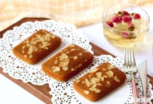 一个土豆,一碗面,简单一做,咬一口嘎嘣脆,做一次能吃半月不坏