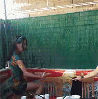 |搞笑GIF段子:浪过头了