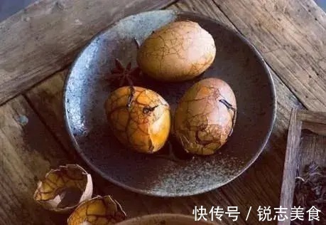 想吃茶叶蛋自己做,泡一晚第二天早餐就能吃,咸香入味花纹深