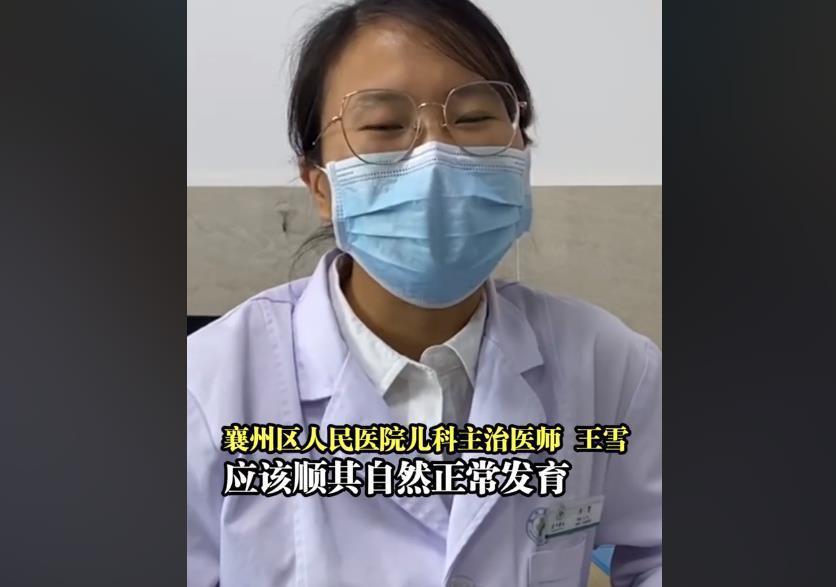 奶奶|奶奶带孩子,常用的老经验会“坑”娃,妈妈爸爸要提前打预防针